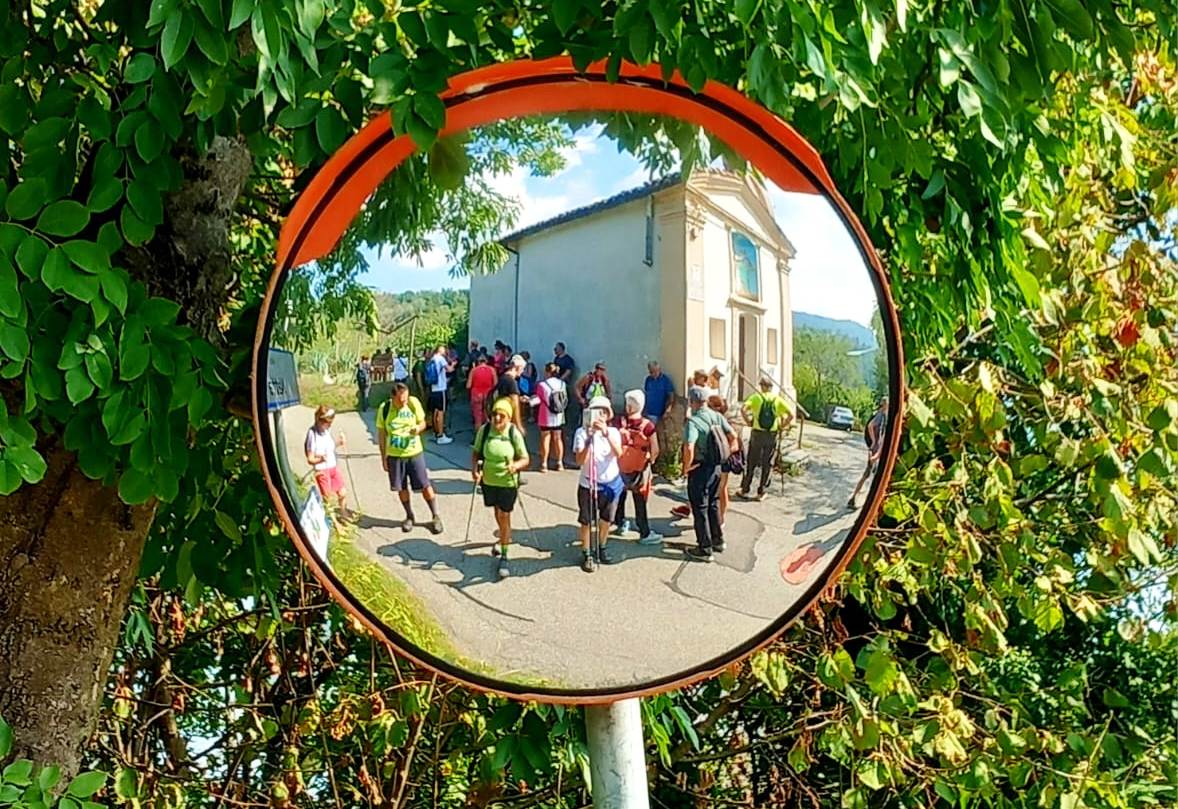 Passi nel verde e profumo di mela: il successo della Camminata del Pom Matan