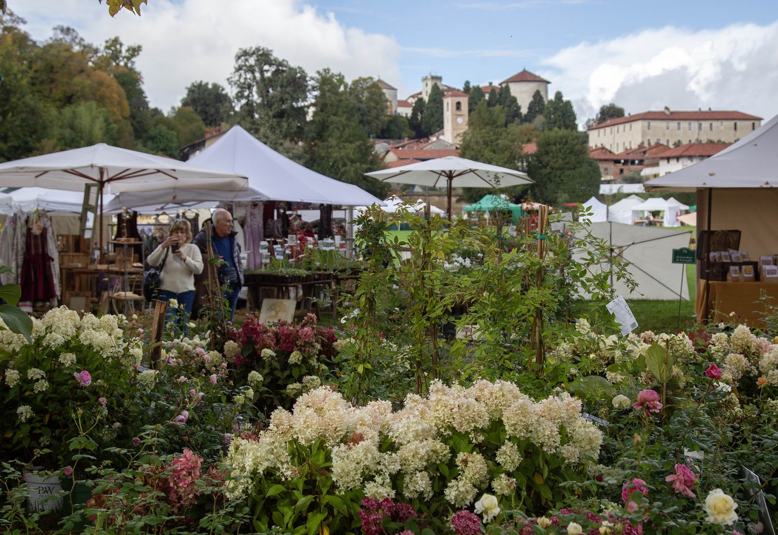 CARAVINO - Tre giorni per il Giardino al Castello di Masino